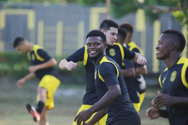 FOTOS: Así son los entrenos en Real España; cada quien con su vaso, mascarillas y distanciamiento