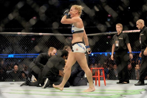 EN FOTOS: Así fue la humillante paliza que le dio Holly Holm a Ronda Rousey