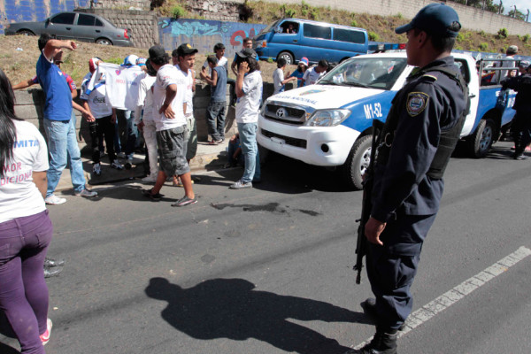 Barras de Olimpia y Motagua protagonizaron otro hecho bochornoso en Tegucigalpa.