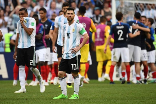 EN FOTOS: Pogba consoló a un Messi destrozado por eliminación en Rusia