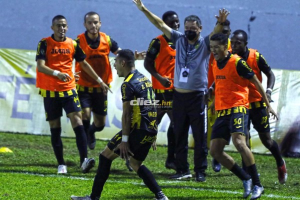 El saludo de Mario y Vargas, las lágrimas de felicidad de Omar Rosas y Rocca al estilo Neymar