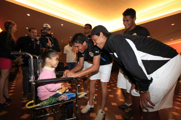 Dania, la niña que emocionó a los merengues.