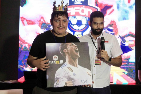 FOTOS: Así fue la fiesta que se vivió con el Rey del Fifón 2018 de Diez