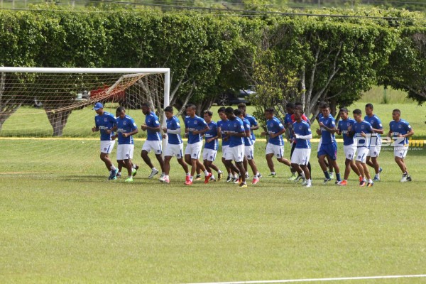Novedades, sonrisas y mucho trabajo en el entrenamiento de Olimpia &nbsp;&nbsp;