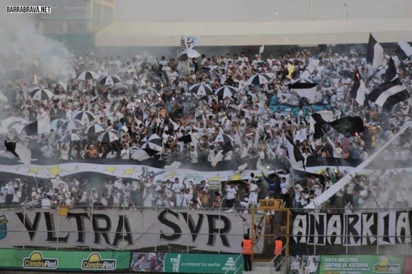 TOP: Las aficiones más apasionadas del fútbol centroamericano