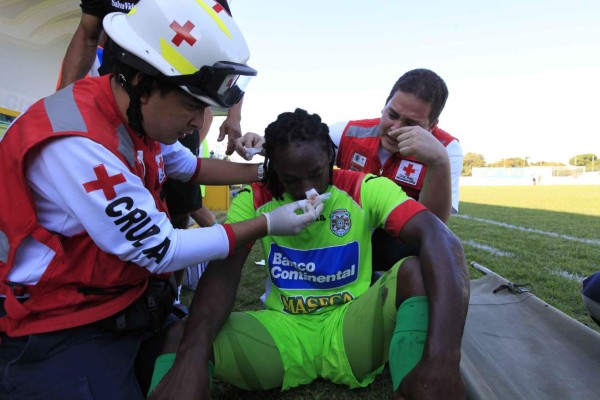 FOTOS: Los golpes y lesiones más brutales del fútbol hondureño