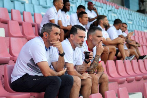 Cuerpo técnico del Vida busca regresar a Uruguay a través del consulado por Covid-19