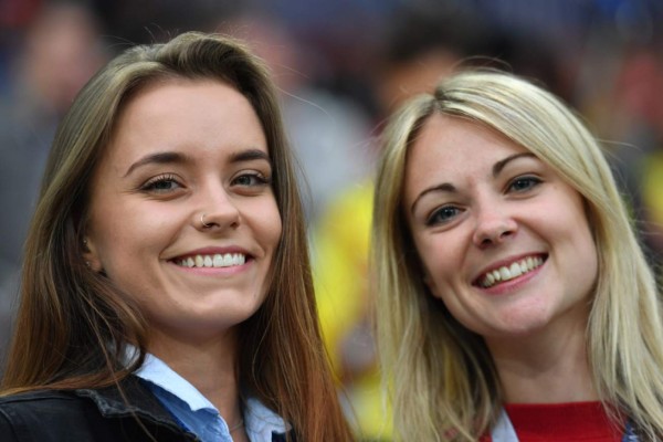 Hermosas colombianas se roban el show en los octavos ante Inglaterra