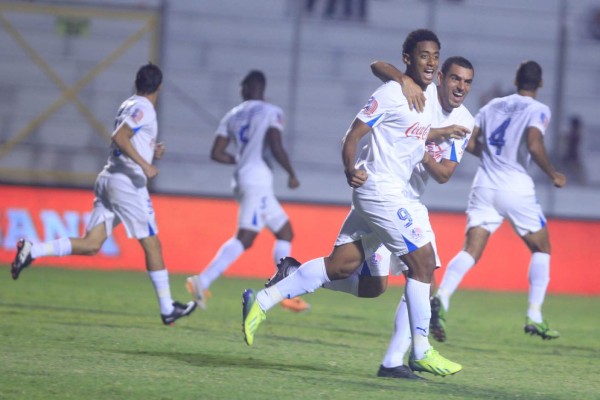 El álbum del 'Choco' Lozano: De tocar el tambo en barrio el Patrol al Tenerife