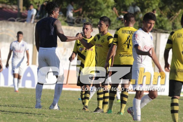 Locura en San Lorenzo por Costly y Olimpia ¡hasta la policía intervino!