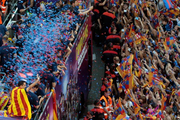 Barcelona celebra en su ciudad el título de Champions
