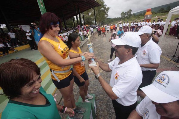 Las mejores imágenes de la Maratón ' Corriendo por la Salud”