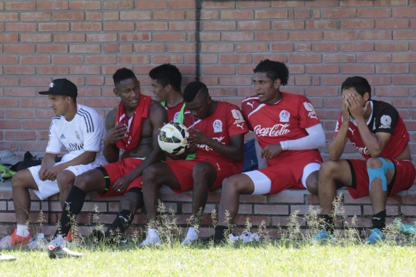FOTOS: Costly se prepara al máximo para debut con Olimpia