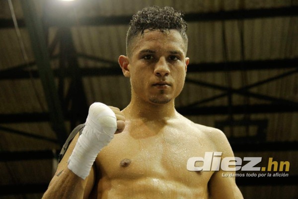 'Cadejo” Durán derrota al nicaragüense 'Machine” Téllez