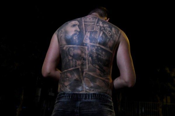 ¡Desgarrador! Lloran la partida de Lionel Messi en el Camp Nou: 'Barcelona en conmoción mundial'