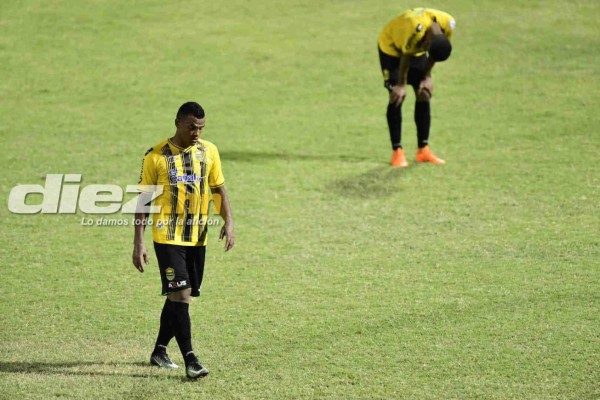 La tristeza del Real España, el enojo de Medford y el abrazo de 'Buba' López