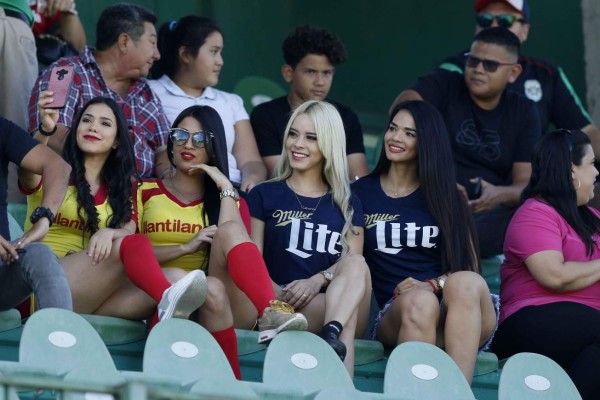 ¡Linduras! Las bellas chicas que engalanaron el arranque del torneo Clausura