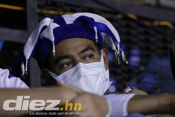 No se vio en TV: Gritos e insultos a Coito, Arriaga entre lágrimas y dolorosas imágenes de la afición