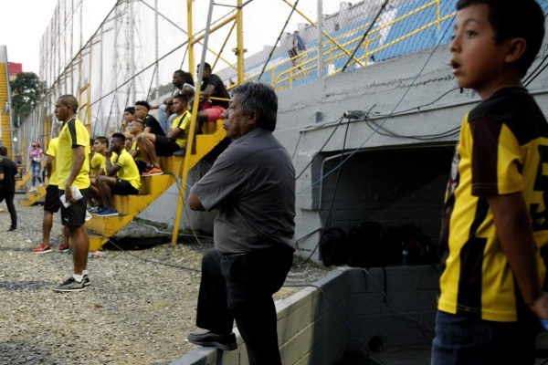 Las sorprendentes imágenes que no viste por tv en juego de Real España ante Motagua