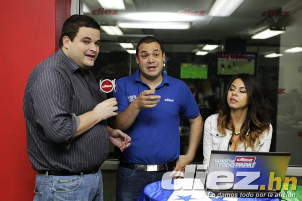 Ana Alvarado, reina catracha de los videoblogs.