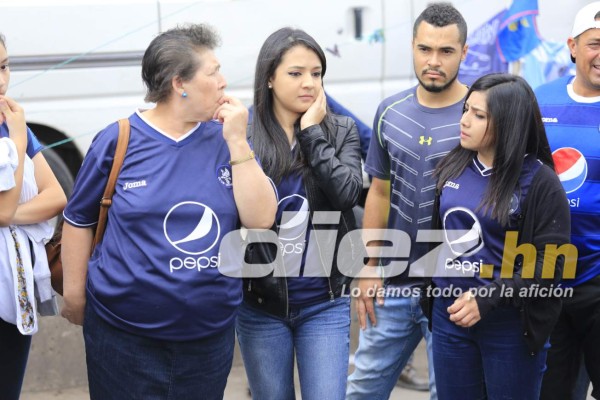 FOTOS: La final del fútbol de Honduras estuvo lleno de bellas mujeres