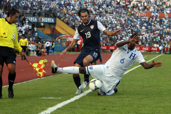 Selección de Honduras ganó a Estados Unidos 2-1