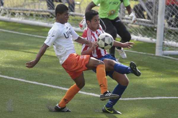 Atlético Municipal y Jaguares dieron espectáculo.