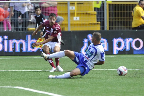 Costa Rica: Saprissa tuvo que emplearse a fondo para ganar en el debut