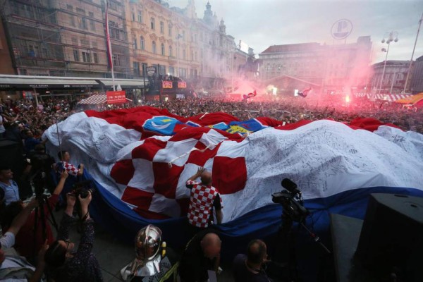 Desmadre y belleza: Así celebran en Croacia el pase a la final de Rusia 2018