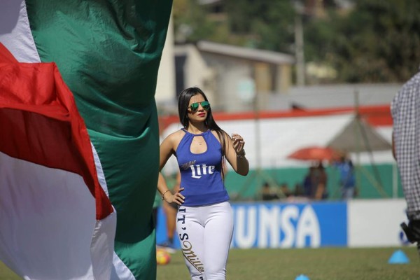 Las espectaculares chicas que adornaron el Yankel Rosenthal son de infarto