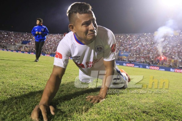 'Patón' Mejía se ''quiebra'', tristeza de Héctor Vargas y la locura de la Ultra Fiel