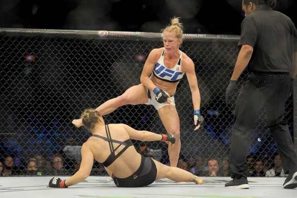 EN FOTOS: Así fue la humillante paliza que le dio Holly Holm a Ronda Rousey