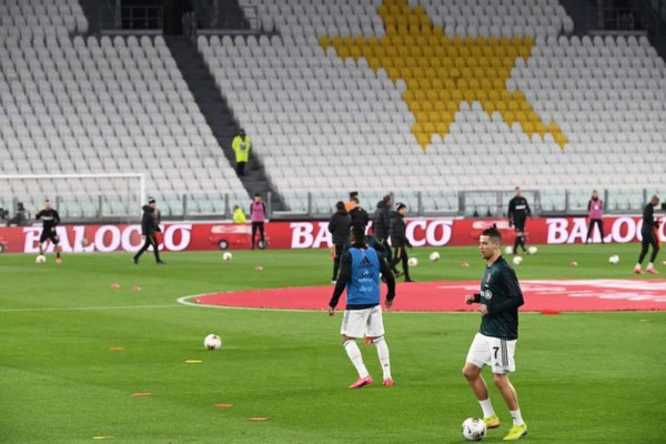 Sin público y sin darse la mano: Así se vivió el Juventus-Inter en Italia por el Coronavirus