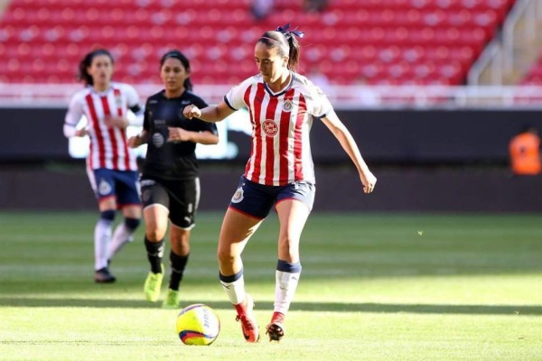 Exjugadora de Chivas destapa calvario en la Liga MX femenil: 'No te daban agua, los sueldos son miserables'
