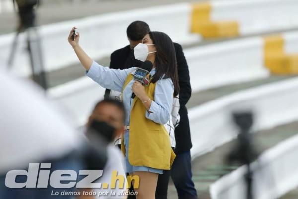 Llegan más jugadores, Quioto es noticia y quién es la bella chica: Así fue el entreno de Honduras