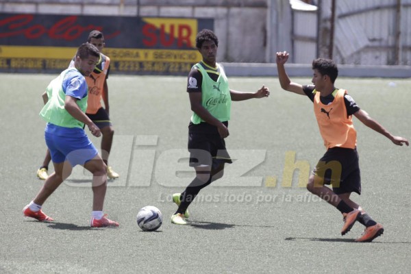 EN FOTOS: Así entrena el hijo de Carlos Pavón en Olimpia