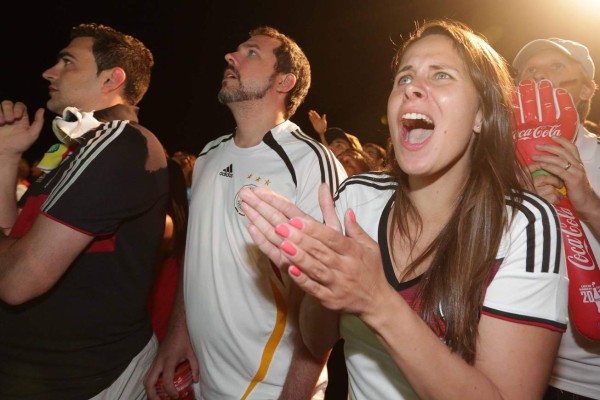 Alemanes celebran campeonato mundial
