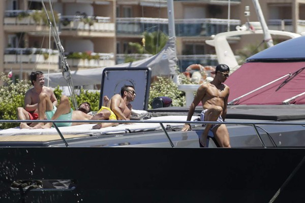 Fotos: Así se la pasa Cristiano en sus vacaciones en Ibiza