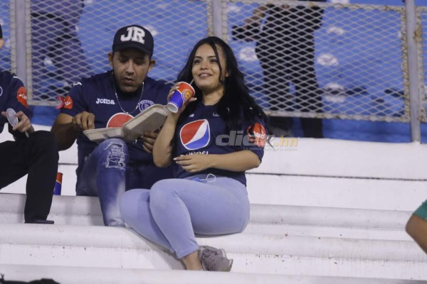 Los hondureños tomando mate, las chicas bonitas y el gesto de Virginia Varela Emilio Izaguirre