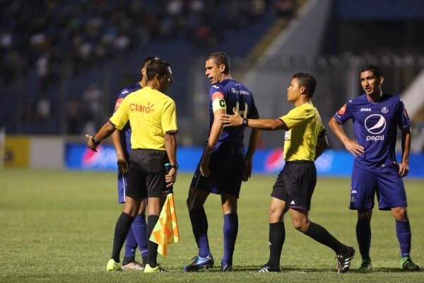 Las imágenes que no se vieron por TV del clásico Motagua-Olimpia