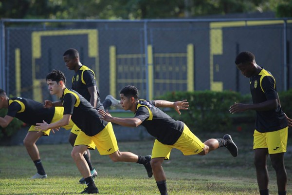 FOTOS: Así son los entrenos en Real España; cada quien con su vaso, mascarillas y distanciamiento