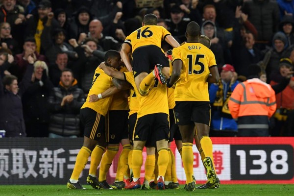 Manchester United es sorprendido por los Wolves y Raúl Jiménez en la Premier League