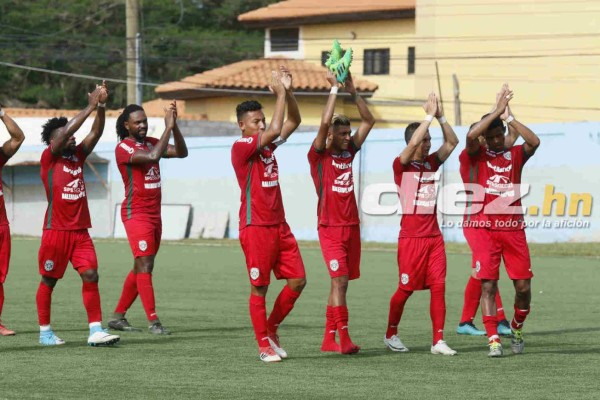 FOTOS: El bonito gesto de Marathón con jugador de La Virtud en Copa Presidente