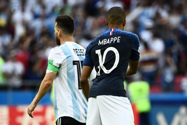 EN FOTOS: Pogba consoló a un Messi destrozado por eliminación en Rusia