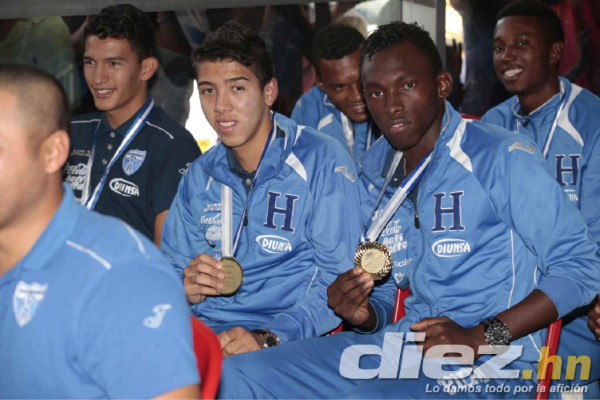 Sub-17 de Honduras, recibida como héroes.