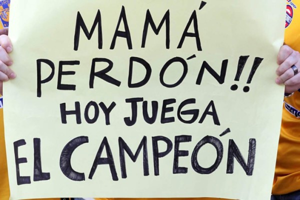 Las pancartas más insólitas y graciosas en estadios de fútbol