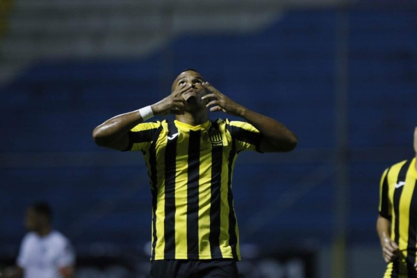 Fichajes: Real España prepara bajas; Marathón busca refuerzos y hay nuevos legionarios