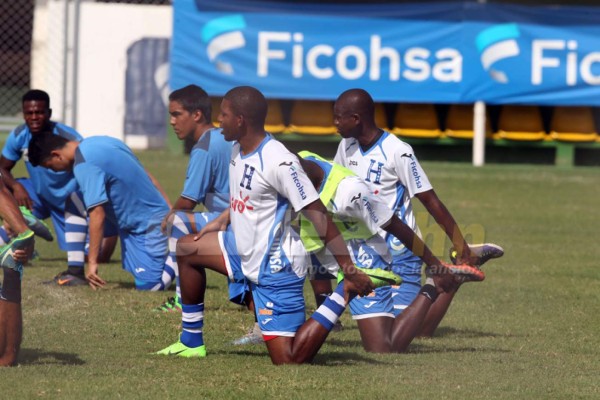 CURIOSAS: El amuleto de Pinto y los jugadores que se entrenan con Honduras