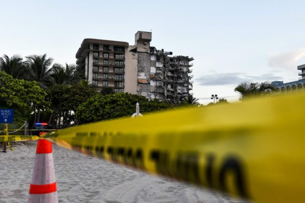 ¿Atentado? Así fue el colapso de un edificio de 12 pisos en Miami que dejó una persona muerta y 30 desaparecidos&nbsp;&nbsp;