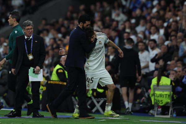 El 'reemplazo' de Arbeloa en el Bernabéu, la reacción de Mbappé al triplete de Valverde y la frustración de Pep Guardiola